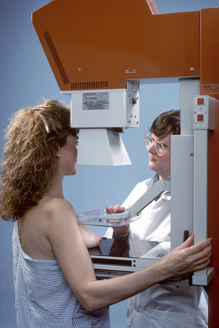 File:Mammography procedure.jpg