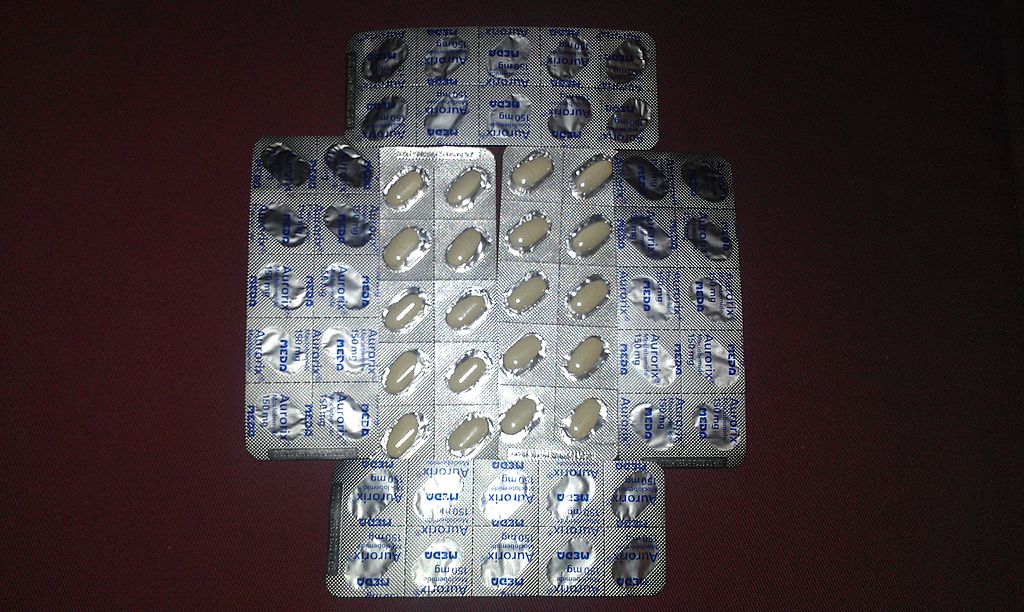 File:Moclobemide 150 mg tablets.jpg